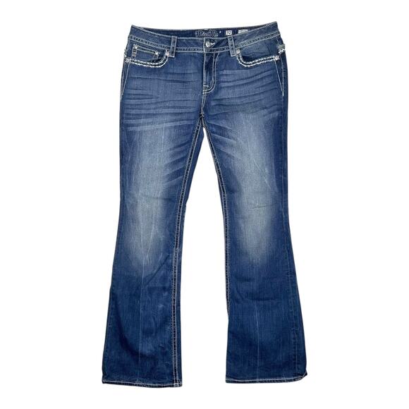 Miss Me Signature Boot Jeans Embellished Back Flap Pockets Women's Size 32 - Picture 1 of 10
